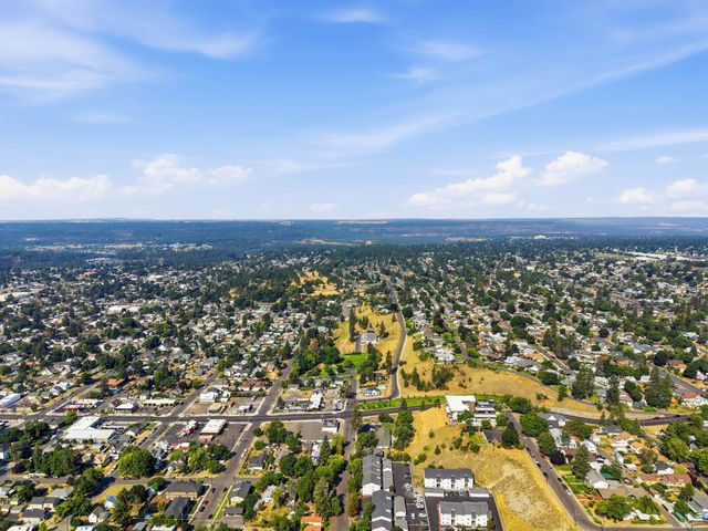 935 W Glass Ave, Spokane, WA 99205