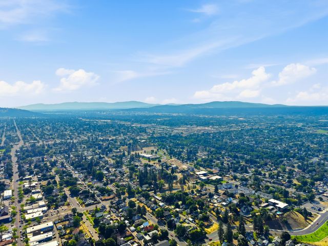 935 W Glass Ave, Spokane, WA 99205