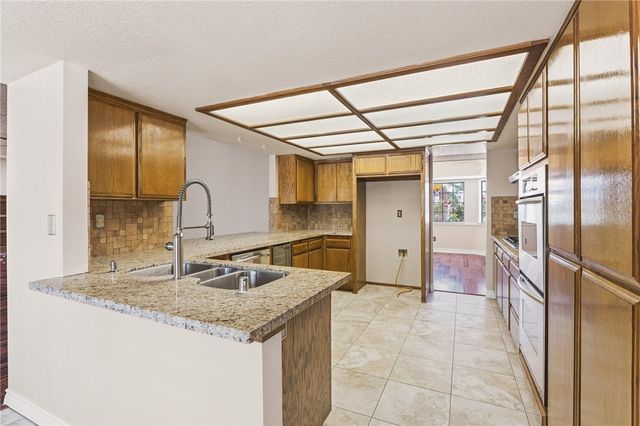 16385 Kamana Court, Apple Valley, CA 92307
