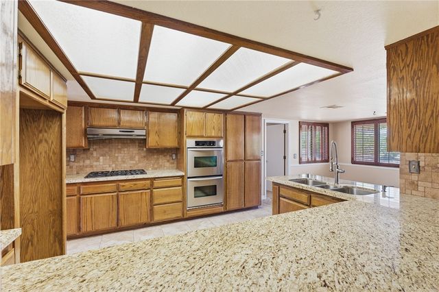 16385 Kamana Court, Apple Valley, CA 92307