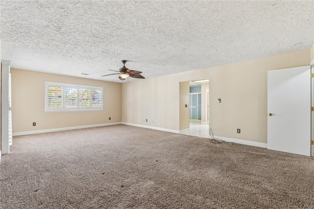 16385 Kamana Court, Apple Valley, CA 92307