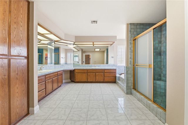 16385 Kamana Court, Apple Valley, CA 92307