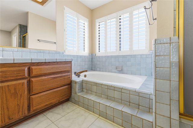 16385 Kamana Court, Apple Valley, CA 92307
