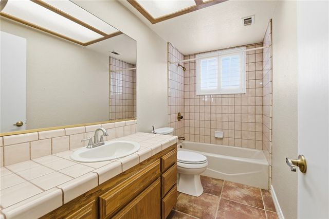 16385 Kamana Court, Apple Valley, CA 92307