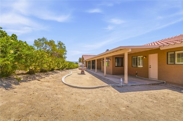 16385 Kamana Court, Apple Valley, CA 92307