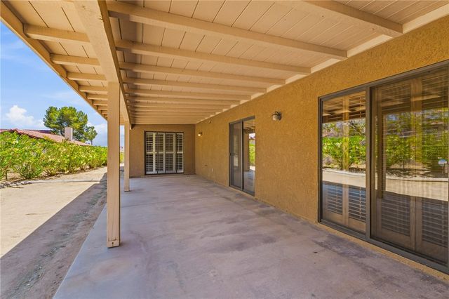 16385 Kamana Court, Apple Valley, CA 92307