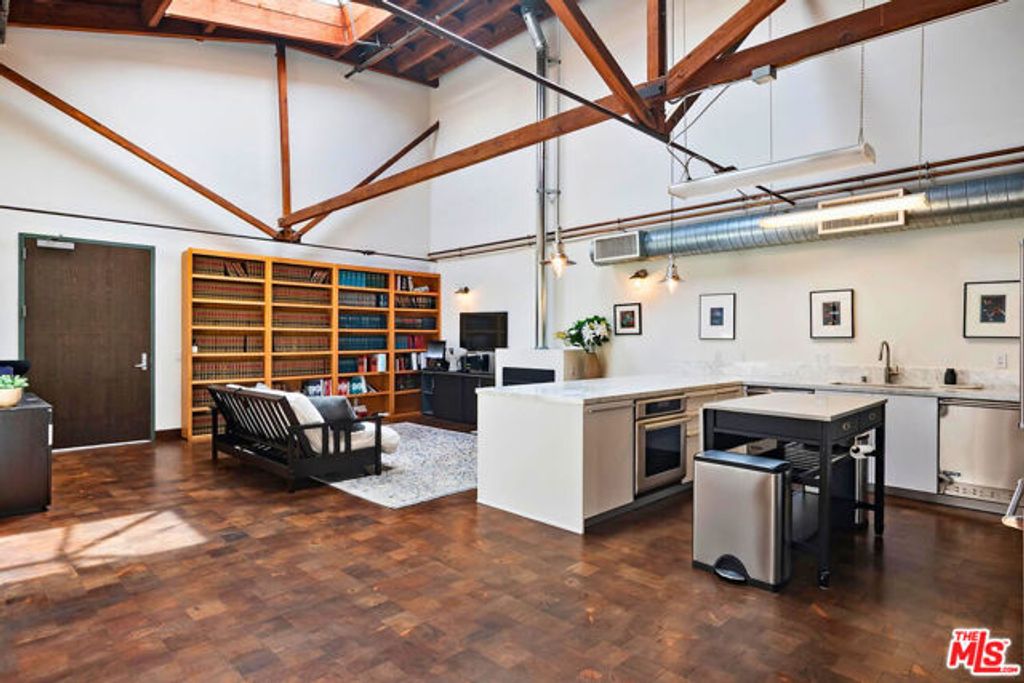 1046 PRINCETON Drive 201, Marina Del Rey, CA 90292