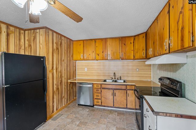 225 Harmon Hill Court, Hopkins, SC 29061