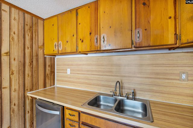 225 Harmon Hill Court, Hopkins, SC 29061