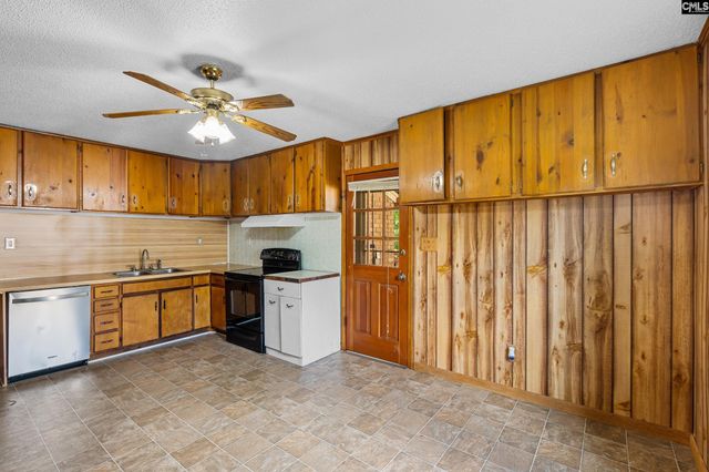 225 Harmon Hill Court, Hopkins, SC 29061