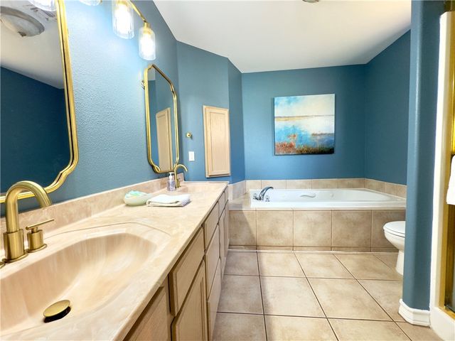 15006 Aruba Dr D, Corpus Christi, TX 78418