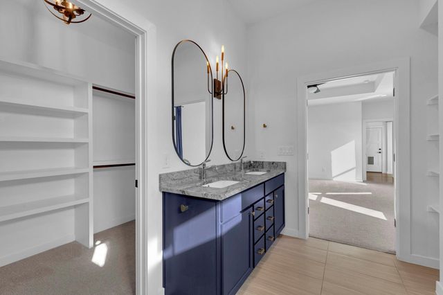 516 Ronay DR S, Spicewood, TX 78669