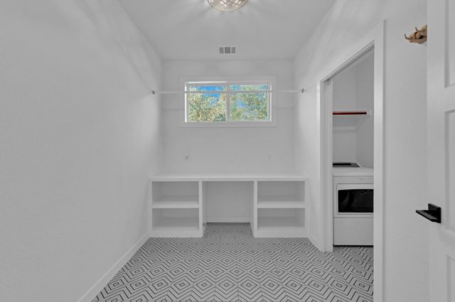 516 Ronay DR S, Spicewood, TX 78669