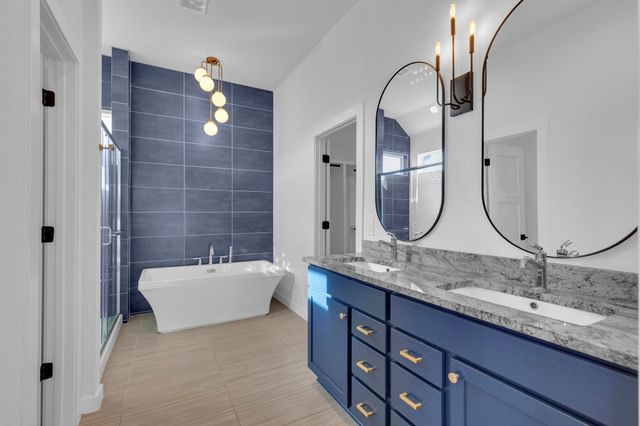 516 Ronay DR S, Spicewood, TX 78669