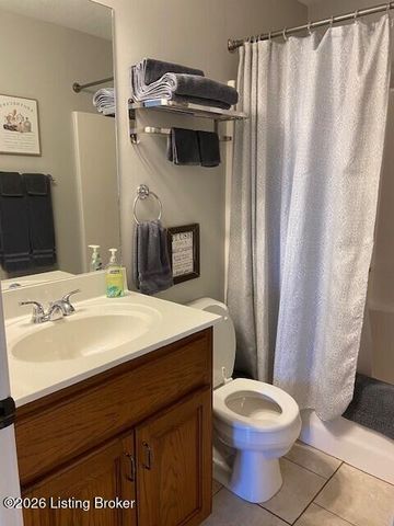 482 Oxmoor Dr, Elizabethtown, KY 42701