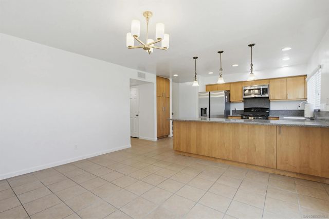 227 Skyridge Lane, Escondido, CA 92026