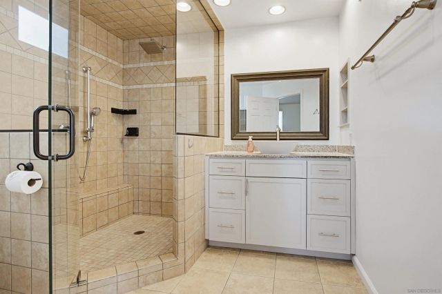 227 Skyridge Lane, Escondido, CA 92026