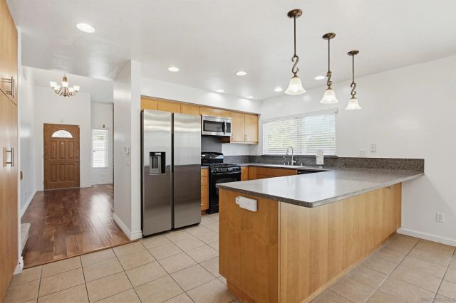 227 Skyridge Lane, Escondido, CA 92026
