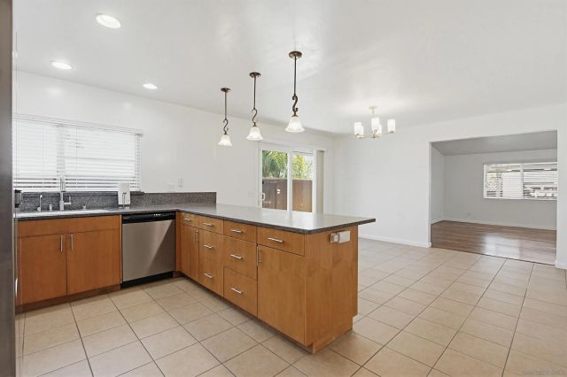 227 Skyridge Lane, Escondido, CA 92026
