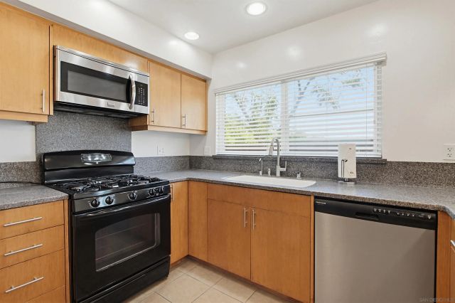227 Skyridge Lane, Escondido, CA 92026