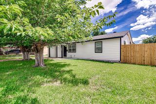 1021 Pangburn Street, Grand Prairie, TX 75051