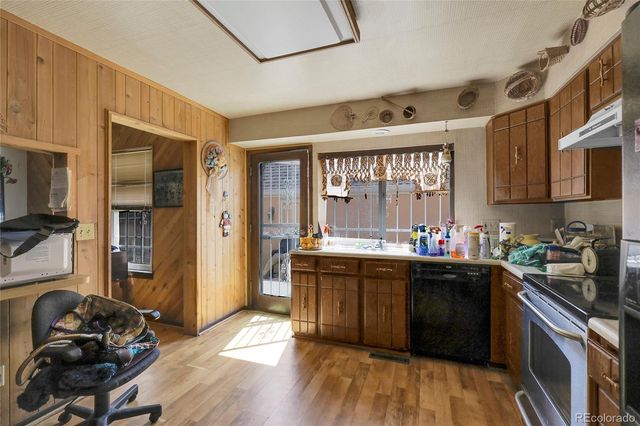 2864 S Vaughn Way, Aurora, CO 80014