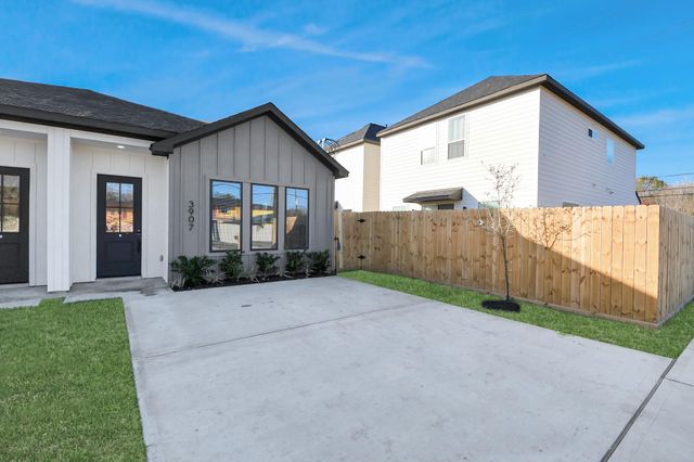 3909 Maggie Street, Houston, TX 77051