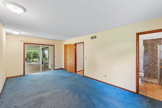 6851 NW 54th Court, Johnston, IA 50131