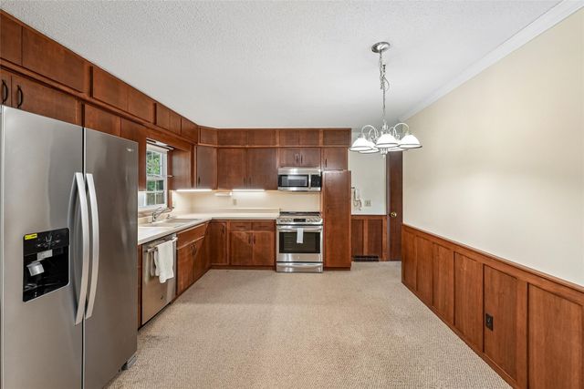 6851 NW 54th Court, Johnston, IA 50131