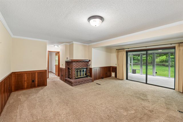 6851 NW 54th Court, Johnston, IA 50131