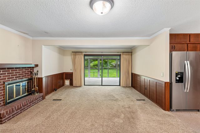 6851 NW 54th Court, Johnston, IA 50131