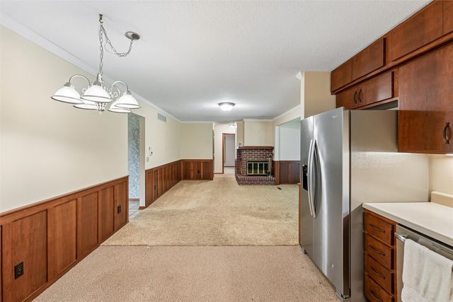 6851 NW 54th Court, Johnston, IA 50131