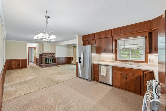 6851 NW 54th Court, Johnston, IA 50131
