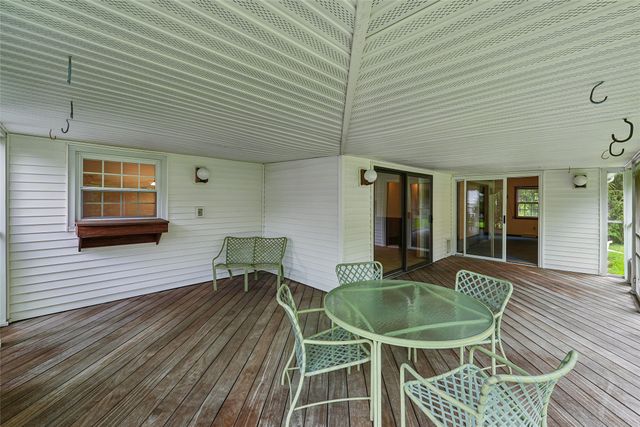 6851 NW 54th Court, Johnston, IA 50131