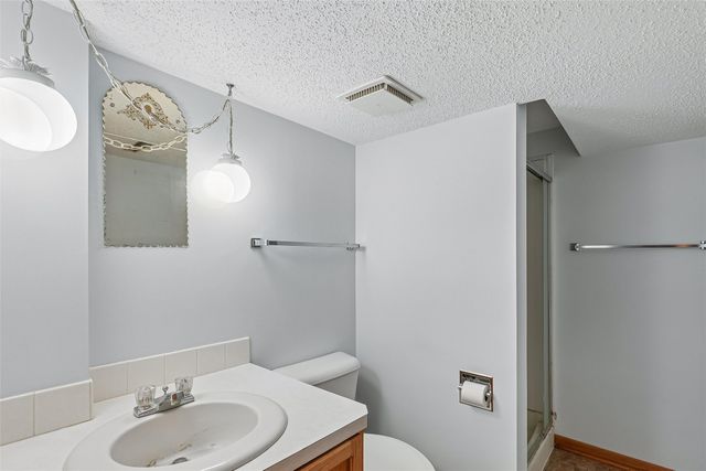 6851 NW 54th Court, Johnston, IA 50131