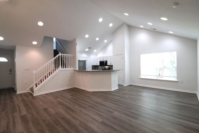 118 Red Cedar Ave., Myrtle Beach, SC 29588