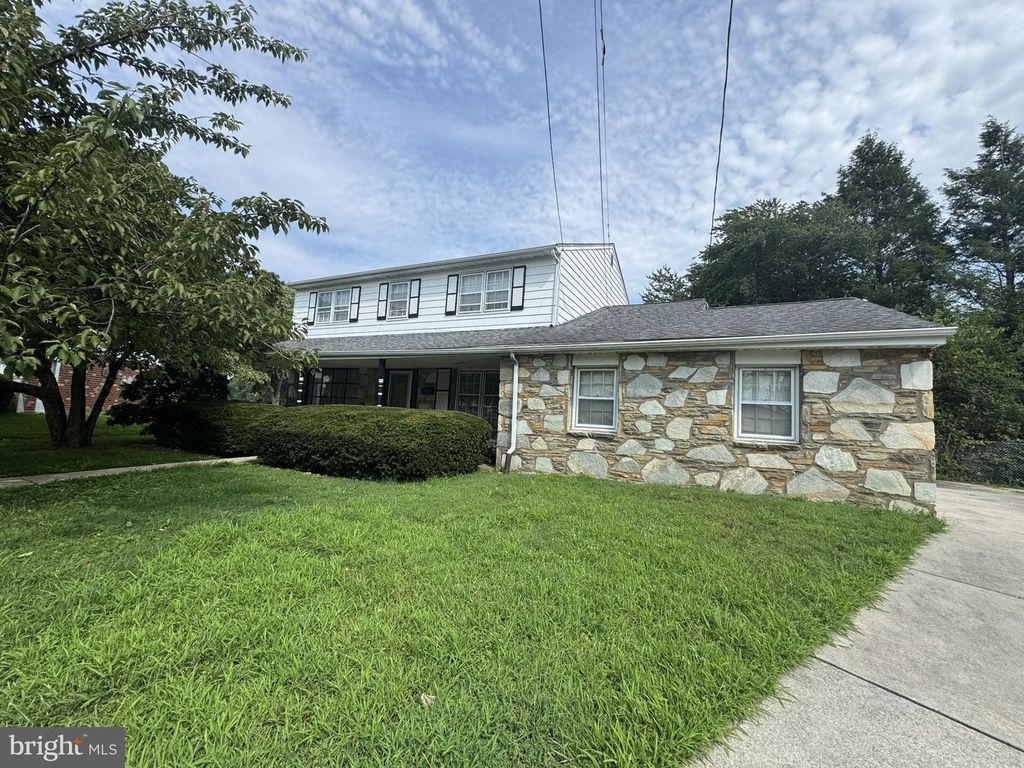 119 ALMATT TER, PHILADELPHIA, PA 19115 — exterior