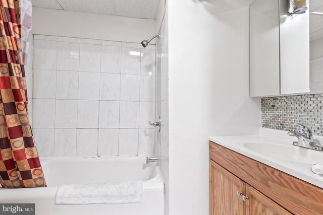 80 S 4TH ST, Mount Wolf, PA 17347