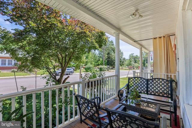 80 S 4TH ST, Mount Wolf, PA 17347