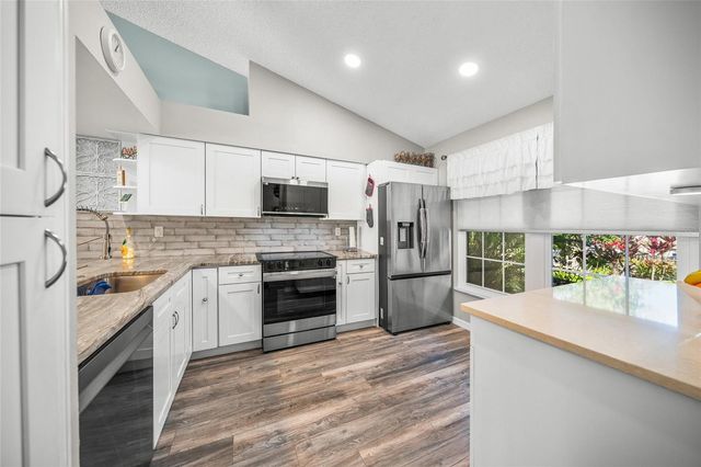 5958 CLUBSIDE DRIVE, Sarasota, FL 34243