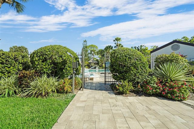 5958 CLUBSIDE DRIVE, Sarasota, FL 34243