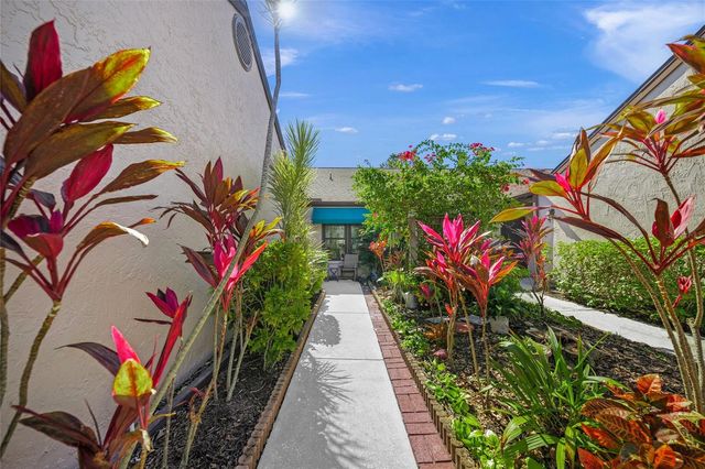 5958 CLUBSIDE DRIVE, Sarasota, FL 34243