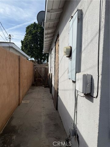 10285 E Belcher, Downey, CA 90242