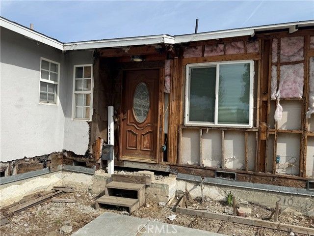 10285 E Belcher, Downey, CA 90242