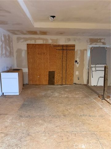 10285 E Belcher, Downey, CA 90242