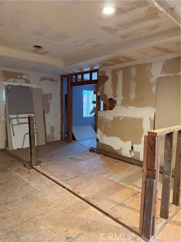 10285 E Belcher, Downey, CA 90242