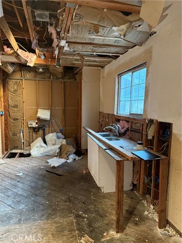 10285 E Belcher, Downey, CA 90242