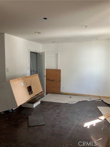 10285 E Belcher, Downey, CA 90242