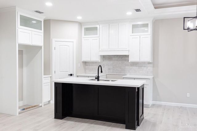 6707 S Amarillo Lane, Pharr, TX 78577