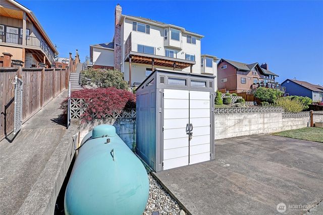 329 Burke Drive, Camano Island, WA 98282